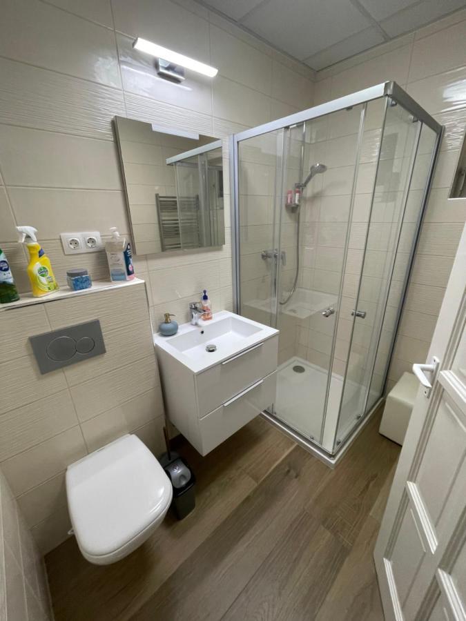 Regina Delux Apartman Gyula Extérieur photo