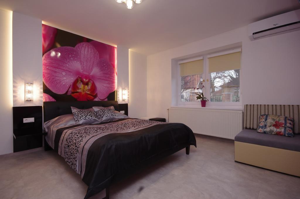 Regina Delux Apartman Gyula Extérieur photo