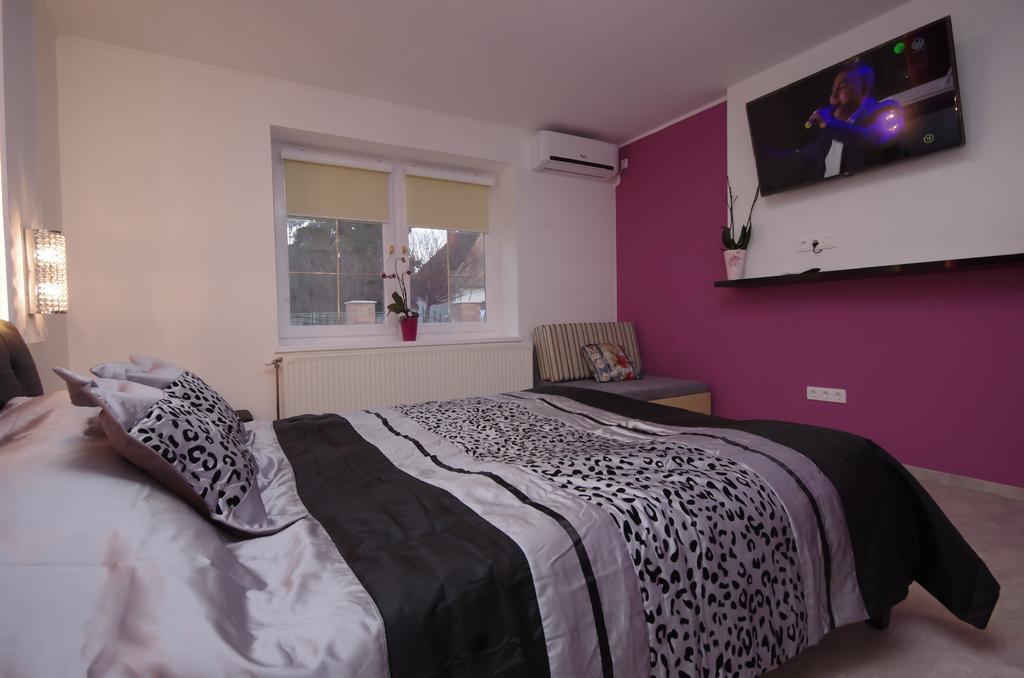 Regina Delux Apartman Gyula Extérieur photo