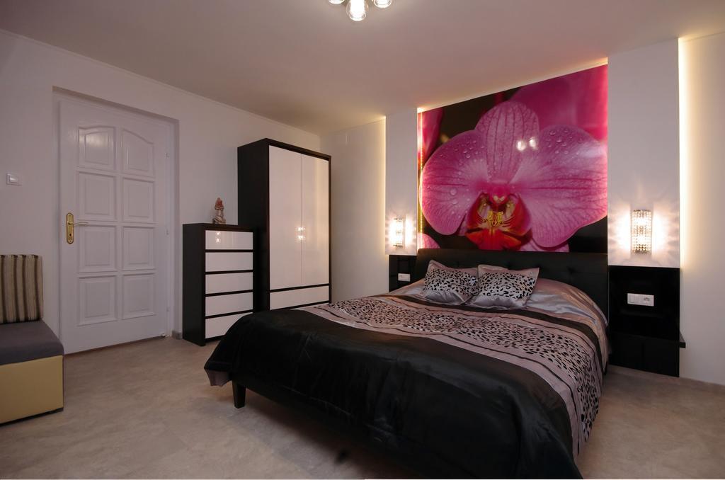 Regina Delux Apartman Gyula Extérieur photo