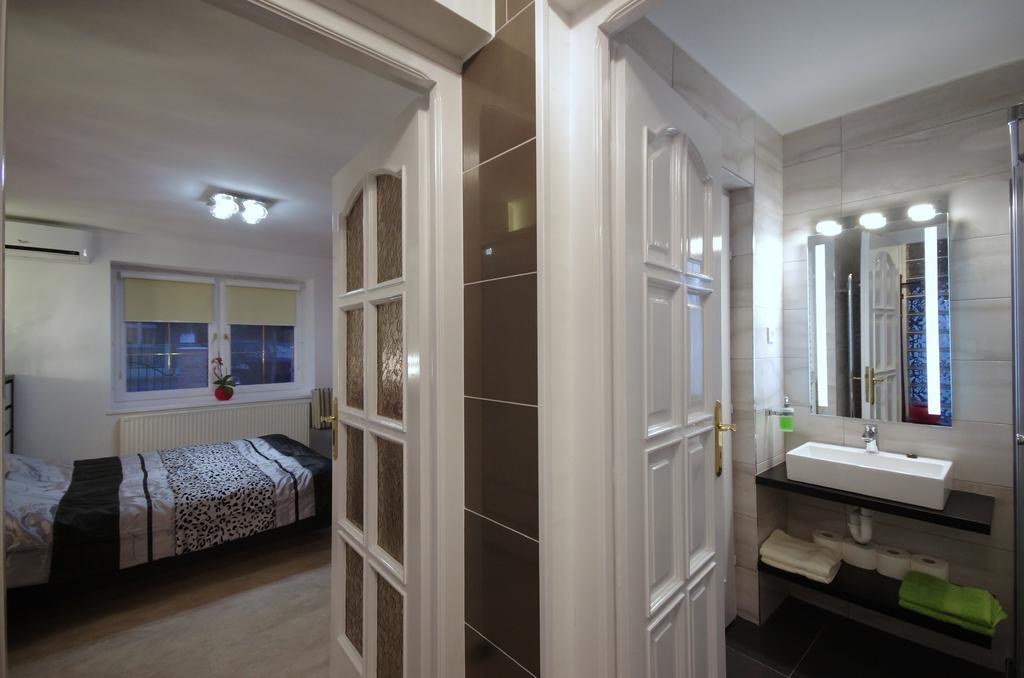 Regina Delux Apartman Gyula Extérieur photo