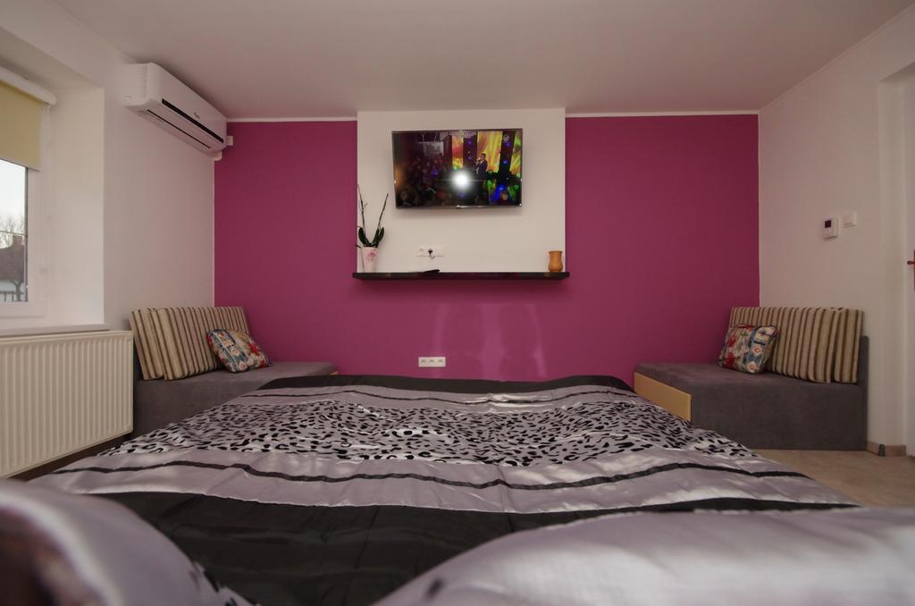 Regina Delux Apartman Gyula Extérieur photo