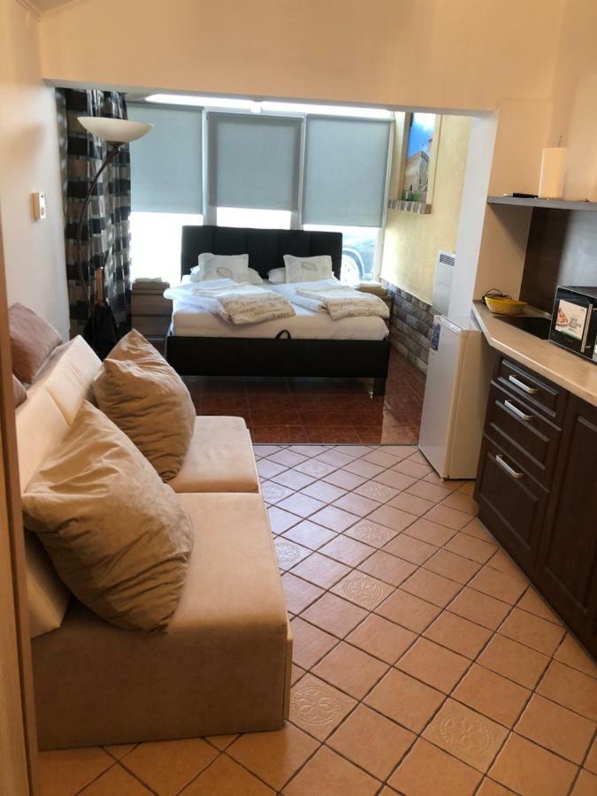 Regina Delux Apartman Gyula Extérieur photo